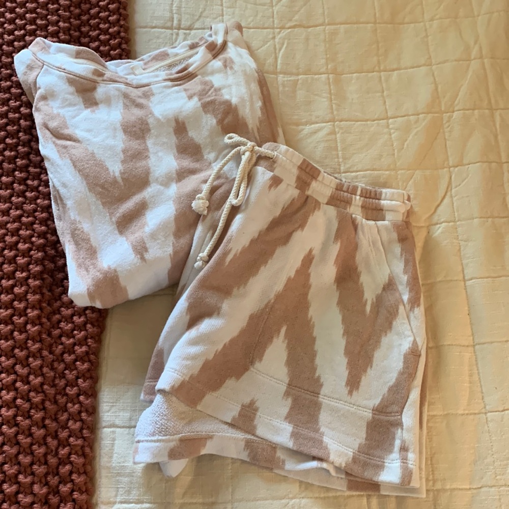 Lou & Grey Matching Sweatshirt and Shorts Set